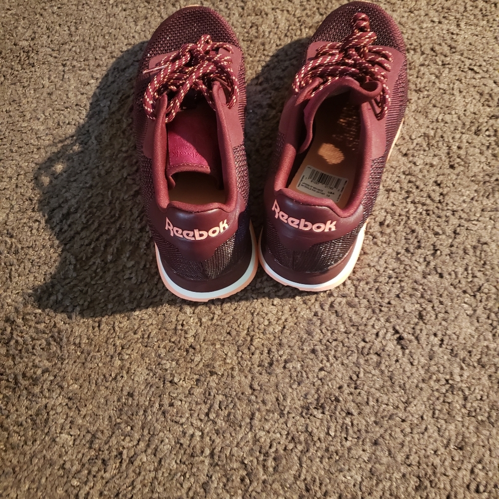 Rare Women's size 10 Reebok - Picture 3 of 4